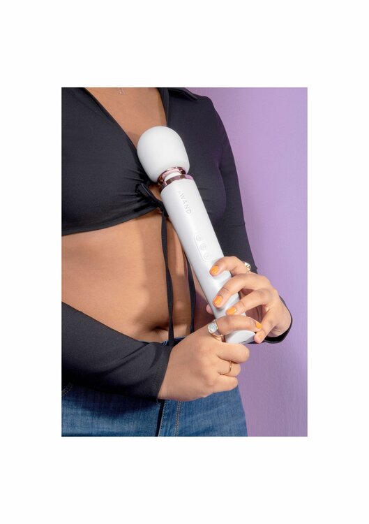 Le Wand Rechargeable Massager